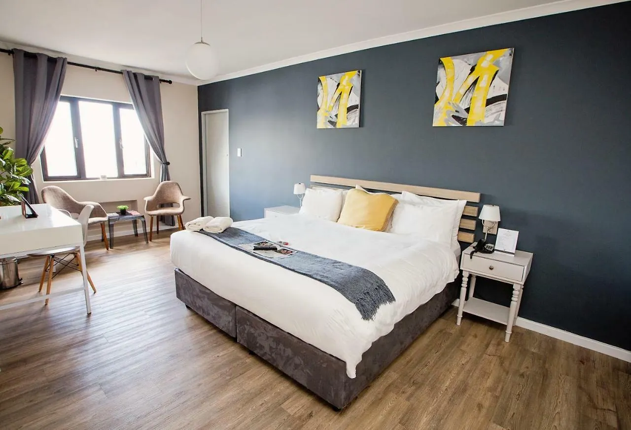 New National Hotel And Conference Parow 3*,